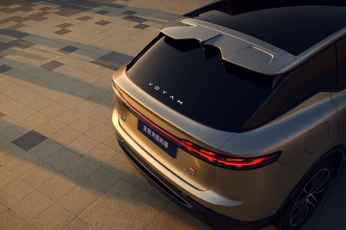 華系首款家用純電旗艦登場!嵐圖知音攜華為“全家桶”22萬起預售