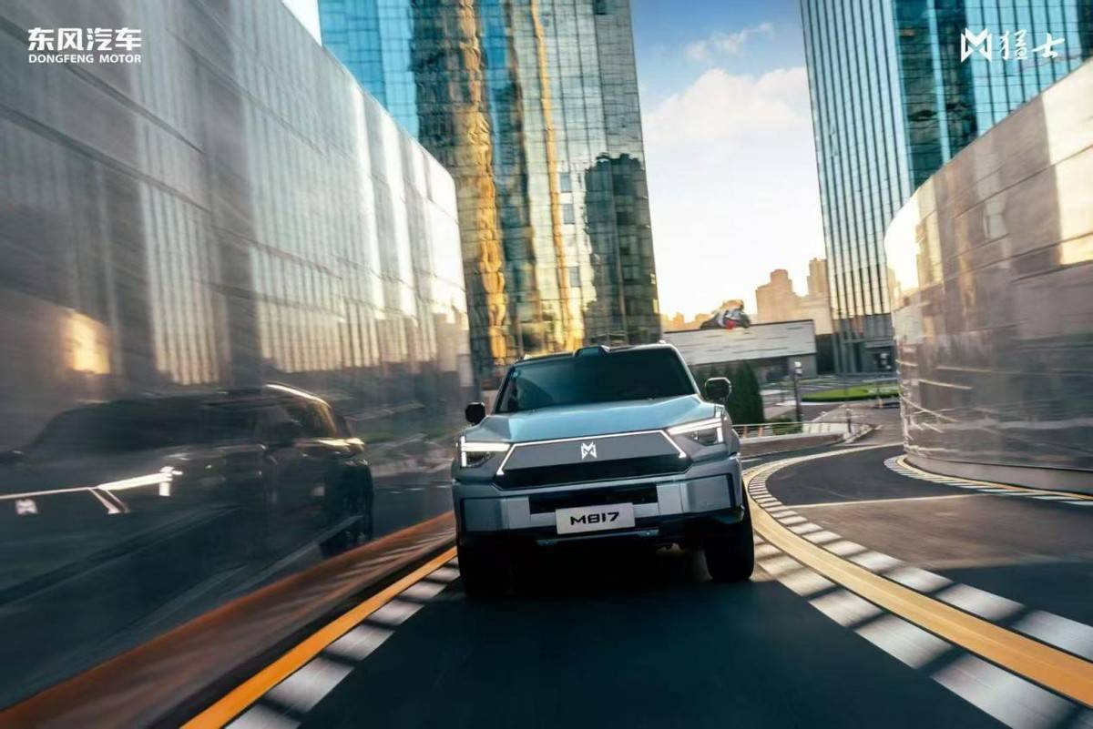 猛士M817指導(dǎo)價(jià)貴不貴?撕開(kāi)價(jià)格標(biāo)簽,五重硬實(shí)力給你答案