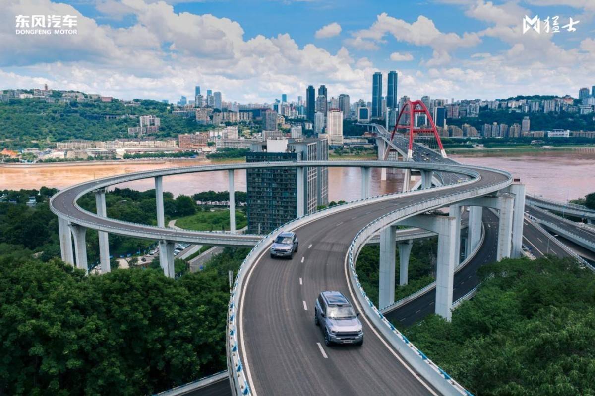 猛士M817指導(dǎo)價(jià)貴不貴?撕開(kāi)價(jià)格標(biāo)簽,五重硬實(shí)力給你答案