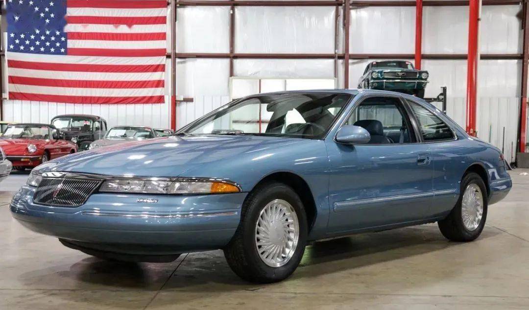 來(lái)自漂亮國(guó)的西裝友:二代Town Car