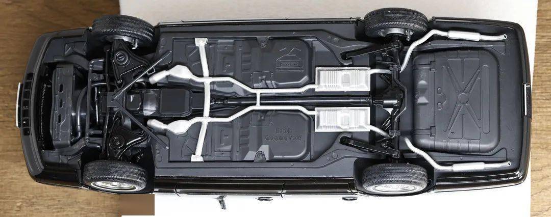 來(lái)自漂亮國(guó)的西裝友:二代Town Car