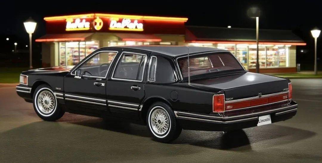 來(lái)自漂亮國(guó)的西裝友:二代Town Car