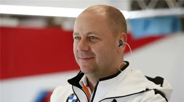 小米真的挖來了保時(shí)捷Taycan設(shè)計(jì)師 小米真把保時(shí)捷Taycan設(shè)計(jì)師挖來了