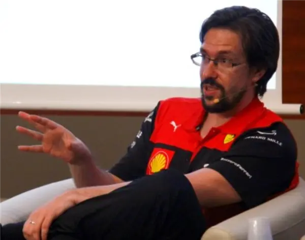 小米真的挖來了保時(shí)捷Taycan設(shè)計(jì)師 小米真把保時(shí)捷Taycan設(shè)計(jì)師挖來了