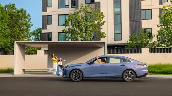 長安第四代逸動上市，搭載天樞智能座艙+新藍鯨動力，7.29萬元起！