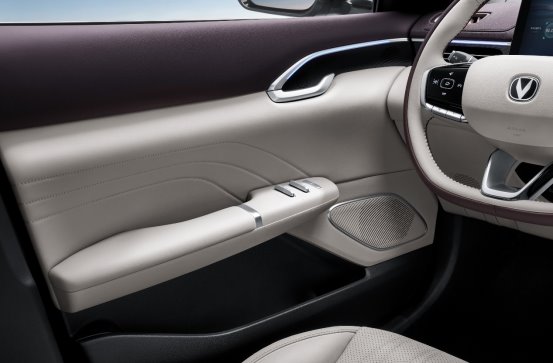 長安第四代逸動上市，搭載天樞智能座艙+新藍鯨動力，7.29萬元起！