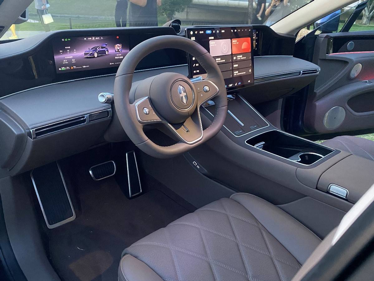 靜可舒適通勤,動可戶外露營,享界S9T適配家庭全場景需求!