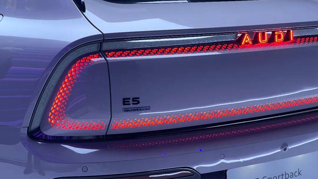 奧迪E5 Sportback上市,德國老牌“卷”中國科技,打不過就加入