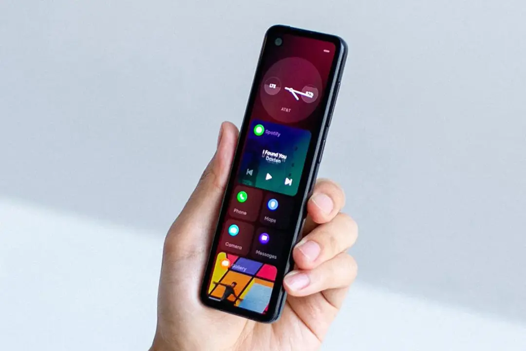 采用了“糖果棒”造型設計的Essential Project Gem PH-2手機,而設計這款“遙控器手機”的人,正是大名鼎鼎的Android之父——安迪·魯賓